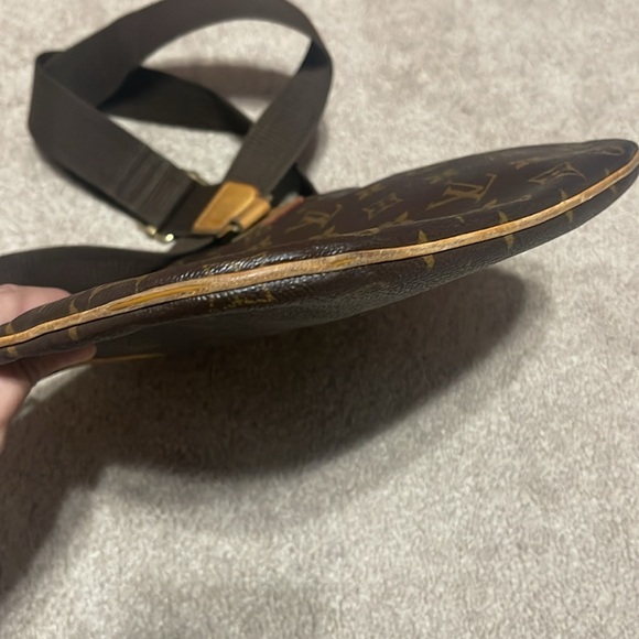 Louis Vuitton Crossbody - Picture 11 of 12